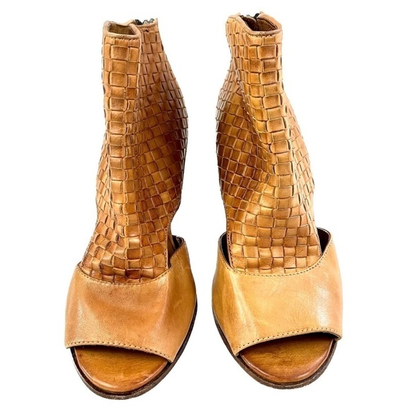 Patricia Nash Rosetta Ankle Peep-toe Booties - Size 10 - Picture 5 of 8